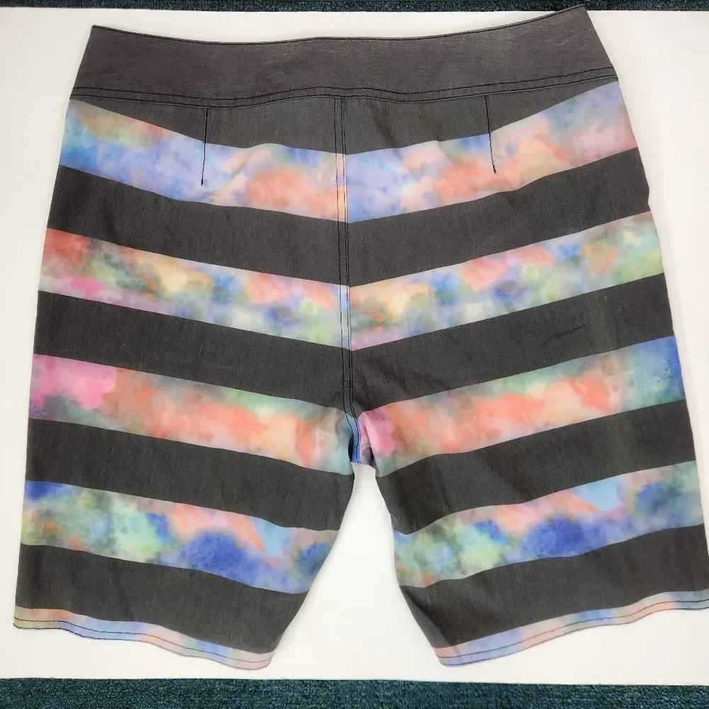 Roark Revival Mens Stripoli Hybrid Linerless Single Pocket Board Shorts 32